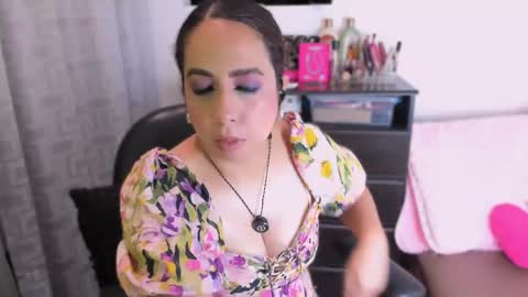 carolina online show from April 15, 10:10 pm