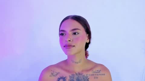 Snapshot of caroline_clark420 chatting on June 7, 11:30 pm Caroline Clark online show from June 7, 11:30 pm