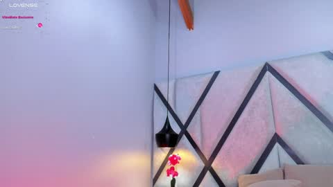 Caroline online show from January 27, 6:20 pm