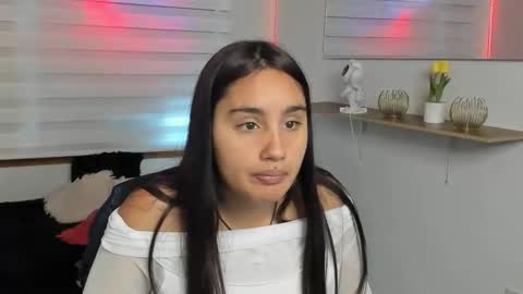 caroline_rodriguez_9 online show from February 13, 7:21 pm