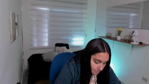 caroline_rodriguez_9 online show from February 16, 7:10 pm