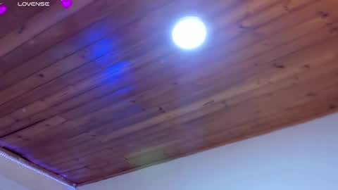 caroline_rodriguez_9 online show from February 26, 7:24 pm