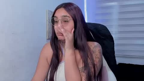 Snapshot of caroline_rodriguez_9 chatting on July 8, 6:56 pm caroline_rodriguez_9 online show from July 8, 6:56 pm