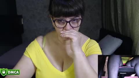 CarolineDream  online show from September 12, 4:45 am