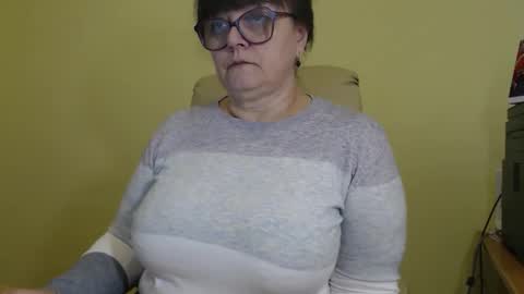 CarolineDream  online show from October 15, 6:35 am