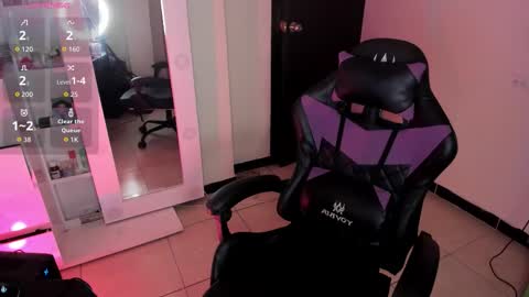 CarolineeGarcia online show from November 28, 7:55 am