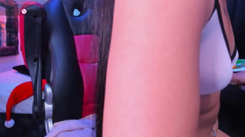 Caroline Scoth online show from December 3, 9:12 pm