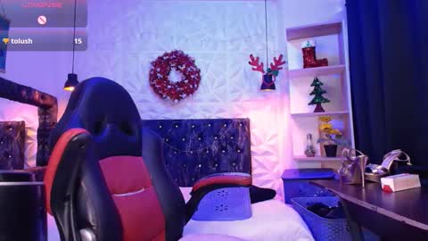 Caroline Scoth online show from December 20, 8:45 pm