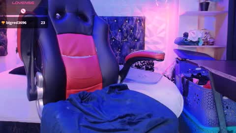 Caroline Scoth online show from January 8, 8:39 pm