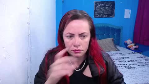 Carolinhe  online show from February 19, 8:32 am