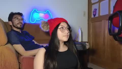 kitty online show from December 5, 12:30 am