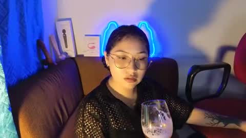 kitty online show from December 17, 4:12 am