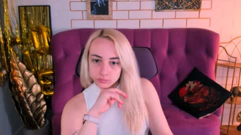 Carol online show from April 4, 1:08 pm