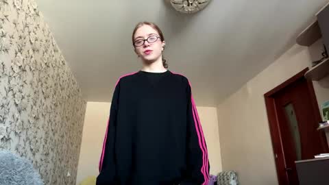 Caroline online show from April 22, 8:17 am