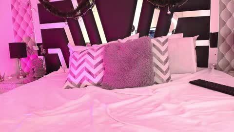 Snapshot of caroo_gomeez chatting on December 18, 4:17 pm Caro Gmez online show from December 18, 4:17 pm