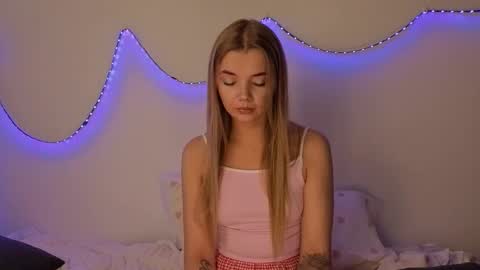 Snapshot of carriebradshawww chatting on September 9, 11:54 am carriebradshawww online show from September 9, 11:54 am