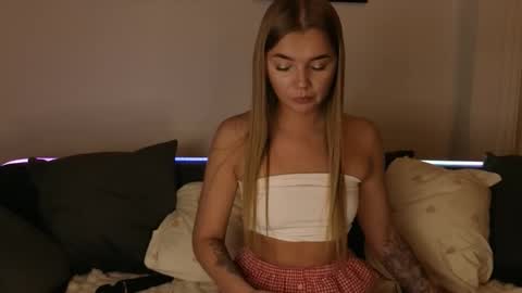 Snapshot of carriebradshawww chatting on November 20, 4:51 pm carriebradshawww online show from November 20, 4:51 pm