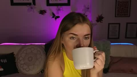 Snapshot of carriebradshawww chatting on December 2, 2:56 pm carriebradshawww online show from December 2, 2:56 pm