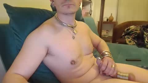 Snapshot of cartier123key chatting on March 5, 8:21 pm Cartier online show from March 5, 8:21 pm