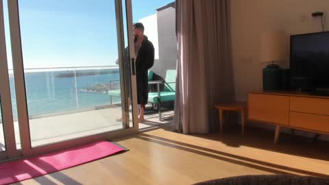 Snapshot of casalvinte5 chatting on December 24, 12:00 pm Anna Jones and Larry Jones online show from December 24, 12:00 pm