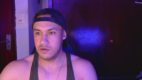 Snapshot of casas_oom chatting on December 4, 4:54 am online show from December 4, 4:54 am