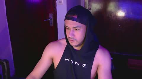 Snapshot of casas_oom chatting on December 8, 9:57 am online show from December 8, 9:57 am