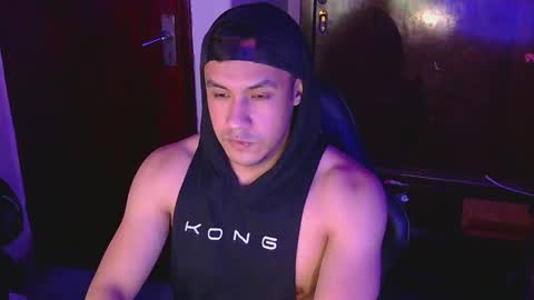 Snapshot of casas_oom chatting on December 15, 8:08 am online show from December 15, 8:08 am