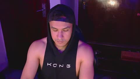 Snapshot of casas_oom chatting on December 28, 10:25 am online show from December 28, 10:25 am