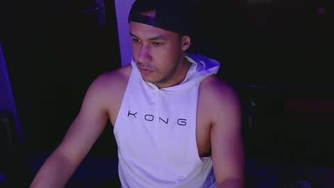 Snapshot of casas_oom chatting on February 9, 5:40 am online show from February 9, 5:40 am