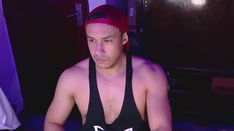 Snapshot of casas_oom chatting on February 15, 7:06 am online show from February 15, 7:06 am