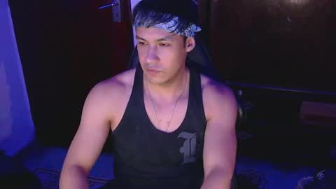 Snapshot of casas_oom chatting on March 8, 7:49 am online show from March 8, 7:49 am