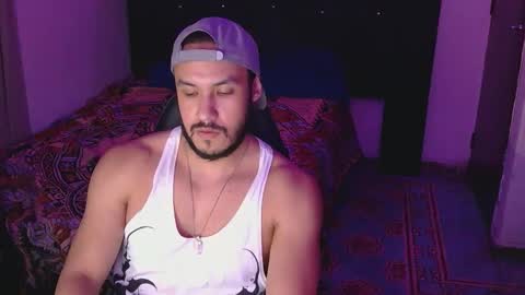 Snapshot of casas_oom chatting on October 18, 3:09 am online show from October 18, 3:09 am