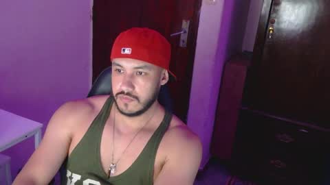 Snapshot of casas_oom chatting on June 4, 5:13 am online show from June 4, 5:13 am
