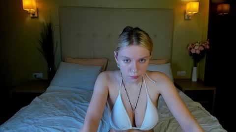 casey__miller online show from September 19, 12:12 am