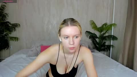 casey__miller online show from October 1, 10:10 am