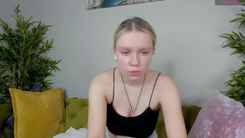 casey__miller online show from October 4, 1:36 am