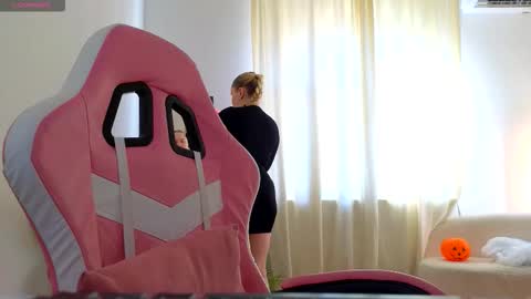 Casey Robbins online show from October 30, 7:10 am