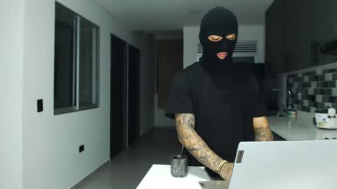 cash_master777 online show from November 27, 11:18 pm