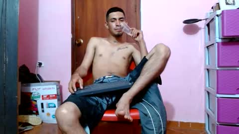 Snapshot of cash_master_jay chatting on June 3, 3:31 am cash_master_jay online show from June 3, 3:31 am