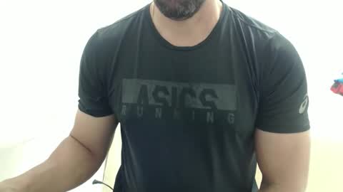 Snapshot of cashmastermuscle77 chatting on December 15, 10:19 am cashmastermuscle77 online show from December 15, 10:19 am