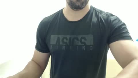 Snapshot of cashmastermuscle77 chatting on December 16, 11:37 am cashmastermuscle77 online show from December 16, 11:37 am