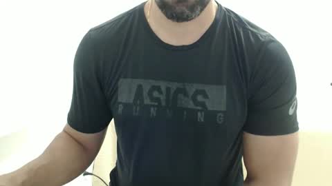 Snapshot of cashmastermuscle77 chatting on December 23, 10:57 am cashmastermuscle77 online show from December 23, 10:57 am