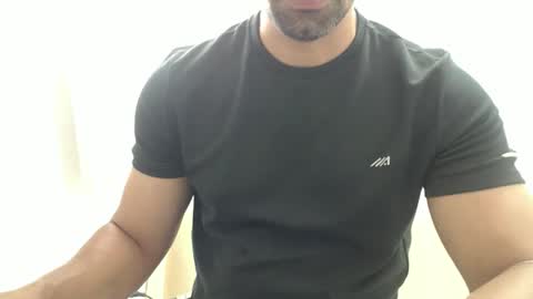 Snapshot of cashmastermuscle77 chatting on January 15, 12:21 pm cashmastermuscle77 online show from January 15, 12:21 pm