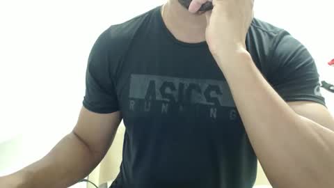 Snapshot of cashmastermuscle77 chatting on January 18, 12:58 am cashmastermuscle77 online show from January 18, 12:58 am