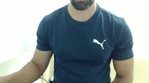 Snapshot of cashmastermuscle77 chatting on February 5, 10:58 pm cashmastermuscle77 online show from February 5, 10:58 pm