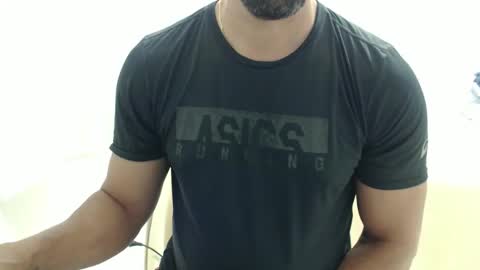 Snapshot of cashmastermuscle77 chatting on February 17, 10:01 am cashmastermuscle77 online show from February 17, 10:01 am