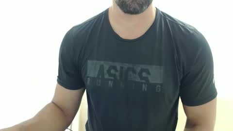 Snapshot of cashmastermuscle77 chatting on February 20, 10:38 am cashmastermuscle77 online show from February 20, 10:38 am