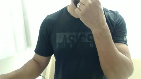 Snapshot of cashmastermuscle77 chatting on February 28, 2:12 am cashmastermuscle77 online show from February 28, 2:12 am