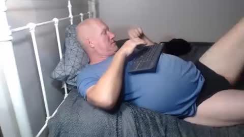 Snapshot of casinocam chatting on December 14, 7:58 am CasinoCam online show from December 14, 7:58 am