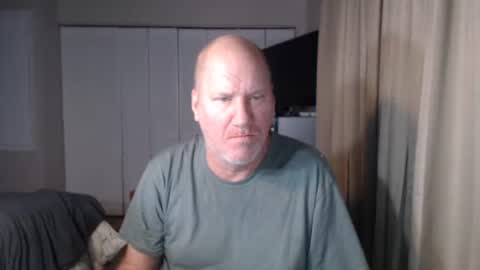 Snapshot of casinocam chatting on December 16, 3:00 am CasinoCam online show from December 16, 3:00 am